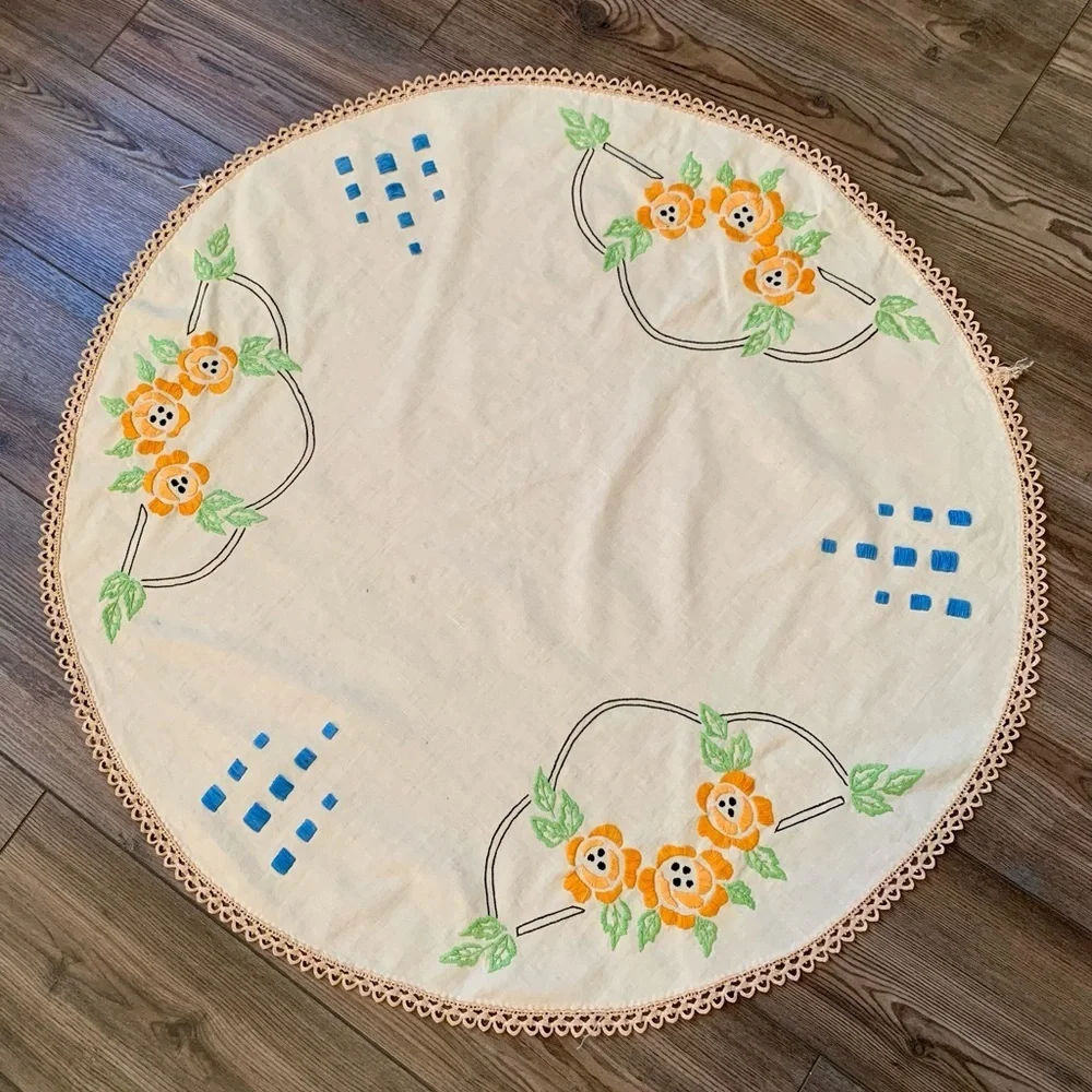 Vintage Handmade Embroidered Round Doily Crocheted Table Cloth 33”